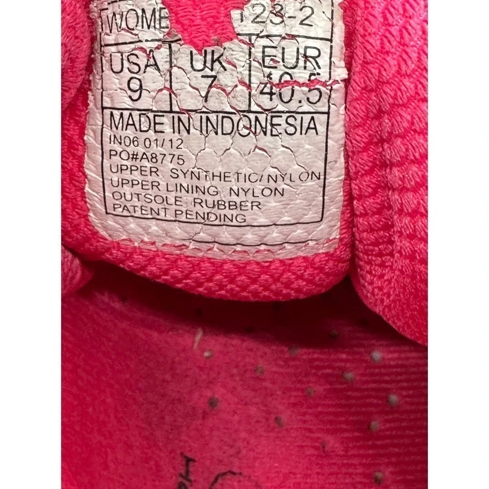 Saucony women’s grid
